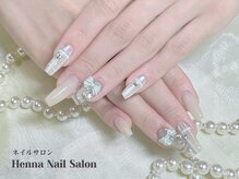 ヘンナコンス(Henna Kongs)/リボン×ビジューの姫系ネイル。