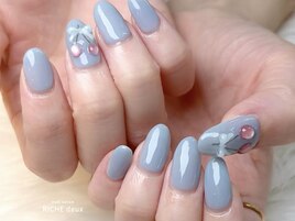 くすみブルー×さくらんぼネイル
