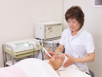 クニップ(Knip.)/「シミ」緩和したい方必見！
