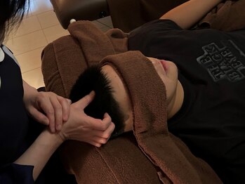 フワリー(fuwari)の写真/実力派スタッフが頭の筋肉・コリをほぐします◎目の開き/日々のストレス/首・肩のつらさなどスッキリ改善！