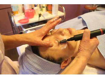 エステティック パルフェ/フェイシャルインディバ★念入り