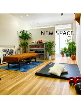 クツロギ(KUTSUROGI)/NEW SPACE