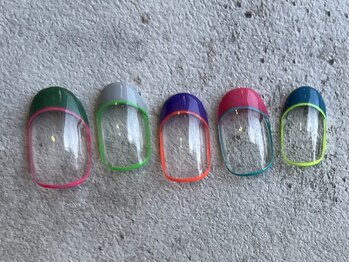 シープラスエー(C+A)/カラフル個性派フレンチネイル