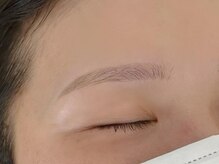 アオフクオカ(ao. Fukuoka)/なだらかアーチ眉