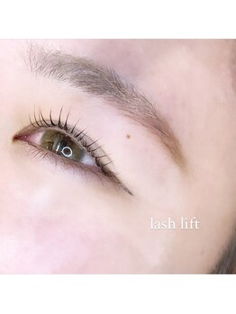 アムロード アイラッシュ(Amouroad eyelash)/ラッシュリフト