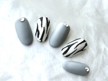アオヤ(h/n collection AWOYA)の写真/ジェルチップで長さ出し!個性派ネイリストjunaが担当する400色の世界◎