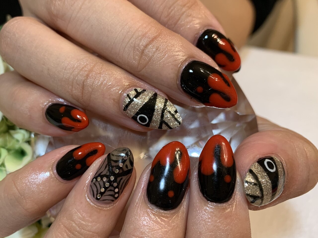 光るハロウィンブラックマグネットニュアンスネイル お化け かぼちゃ 秋 黒 光るハロウィンブラックマグネットニュアンスネイル お化け かぼちゃ