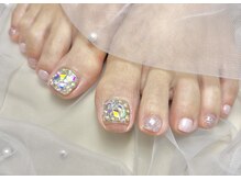 フットネイルも年中人気☆セットで角質ケアもおすすめ！