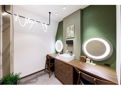 デフィー 難波店の写真