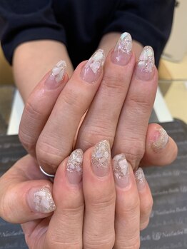 エスフィーネイルサロン ブリーユ(Esfy nailsalon Brille)/シェルで埋め込みネイル