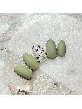 エトワールビューティー(ETOILE BEAUTY)/豹柄ネイル/カーキ/秋ネイル