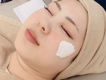 タアチ ドゥーエ(taachi due)の写真/【アイブロウワックス×フェイスワックス♪】美眉＆美肌のセットメニューで透明感とハリのある艶肌へ♪
