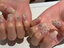 綺麗めドットネイル