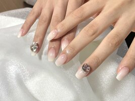 ビジューネイル