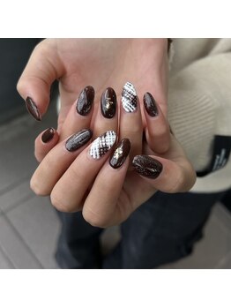 トータルサロン 白べぇーっ プラス/バレンタインネイル