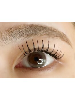 ナチュラル上品な目元にしたい