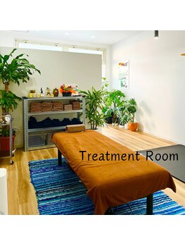 クツロギ(KUTSUROGI)/Treatment Room