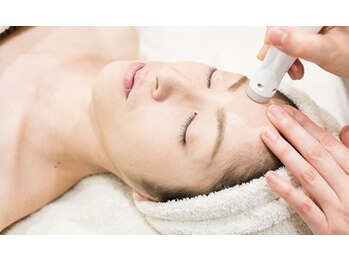 エステ リラクゼーションサロン(more)の写真/諦めていた顔こり・むくみ・たるみに◎表情筋を心地よく刺激し、あごスッキリ小顔へ！