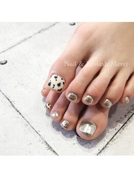 メルシー(Merci)/牛柄フットネイル