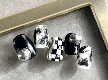 つめノさき/モノクロネイル