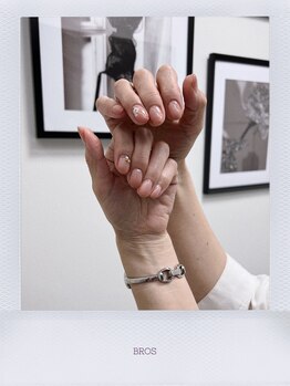 ブロース(BROS)/グラデーションネイル