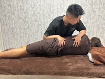エルシンメトリー矯正院(ailesシンメトリー矯正院)の写真/【小顔矯正世界大会出場!!】骨盤の左右差、巻き肩、そり腰、体の歪みはお顔まで連動しています！