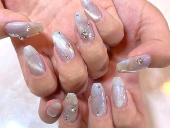 華やかワンホンネイル