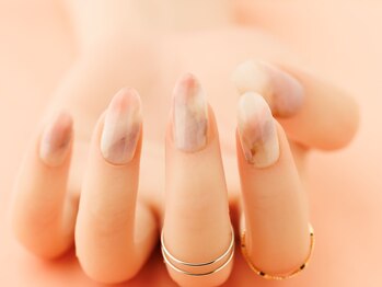 ニュアンスガーリーネイル