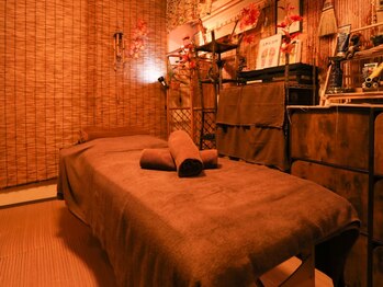 流民の写真/【新百合ヶ丘駅スグ】異国情緒溢れる都会のオアシス～オリエンタルな香りと柔らかな灯りに包まれる隠れ家♪