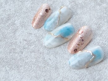 カトルナフ(quatre fois neuf)/うねうねニュアンスネイル