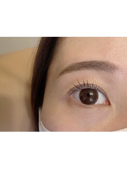 ナチュラル上品な目元にしたい