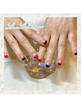 赤×黒×ラメで大人かわいい