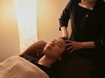 ゆめのまくら 京都烏丸店の写真/脳に溜まった疲れをほぐし頭が軽くなる実感を! 水もオイルも使わないドライヘッドスパは気軽にお試し可能◎