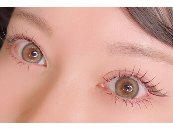 ココミーサロン(CoCo me salon)の写真/目の形に合わせた提案◎高持続LEDマツエクで、豊富なカラーエクステも魅力♪