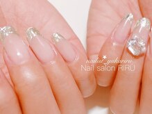 リル(RIRU)/ガラスフレンチ×Ｖカットネイル