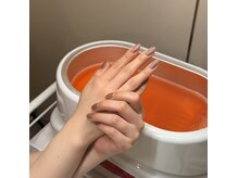 ネイルだけでなく美容液配合の保湿ケアでハンドトータルケアを