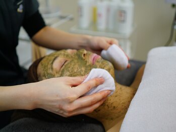 ユカリス(Yu.charis)/REVIハーブピーリング施術工程♪