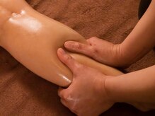 スックサワッディー 神保町/リンパマッサージ　ヒアルロン酸