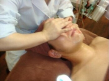 メディカルエステサロン ソレイユの写真/エステに興味があるメンズ必見！お手頃価格で小顔フェイシャル！理想のフェイスラインを手に入れよう☆