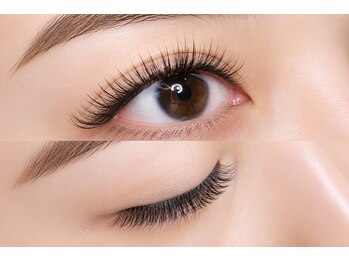 リリネイル(RiRi Nail)の写真/【RiRi Nail EYE】ベテランアイリストのよるRiRi Nail内の個室でまつげ＆眉毛の施術も可能になりました！