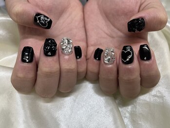 インザピンクリリー(in the pink LILY)/黒埋めつくしネイル