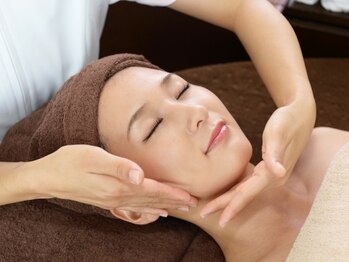 Bell clinical salon 広島店の写真/【ララピール】剥離なし！お肌を内側から満たす「育てるピーリング」で、韓国美人のような水光肌に◎