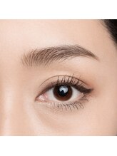 なんとなく決まらない目元に、終止符を。