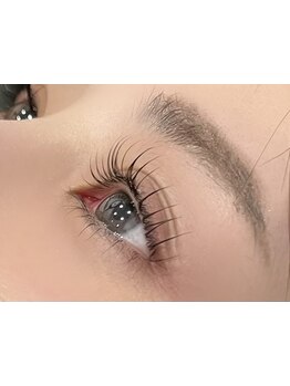 ナチュラル上品な目元にしたい