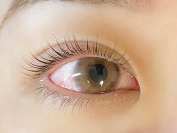 アンムート(Anmut)の写真/健康毛に近づけます!自まつげが短い・少ない方もお任せ♪自まつげのような自然な仕上がりで上品な目元に♪