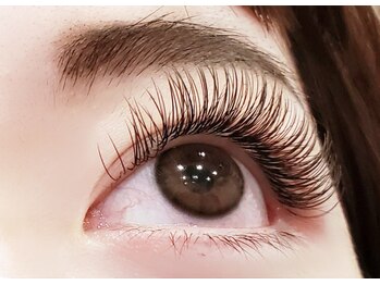 フレイア(FREIA)の写真/技術と素材にこだわりキープ力◎形が崩れる,まつ毛がバラつく等も解決!LEDグルー使用で1.5~2ヶ月長持ち♪