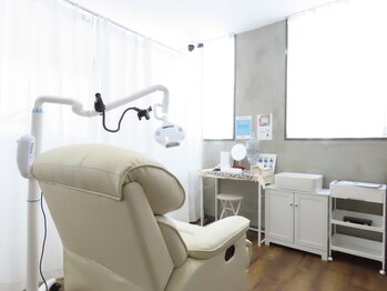 ホワイトニングショップ 尾道店(WHITENING SHOP)の写真/【歯の白さで第一印象もUP♪】短時間で効果実感！若者に人気のホワイトニングショップへGO！