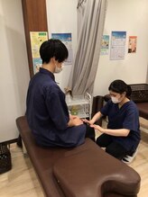 くまのみ整骨院 武蔵浦和院/足の長さの比較をします！