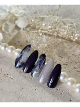 大人な魅惑のマーブルネイル