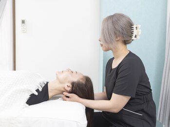 プララ(Plala)/首の牽引